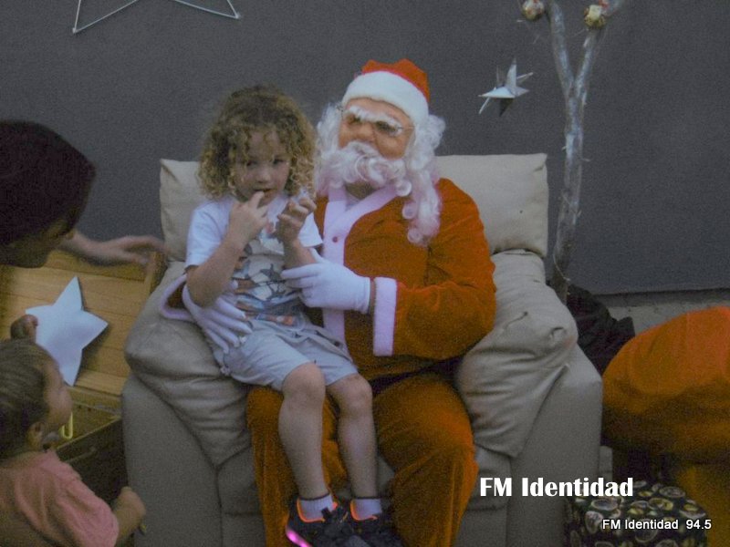 El Papá Noel del Interact recibió cartitas y se fotografió con los chicos