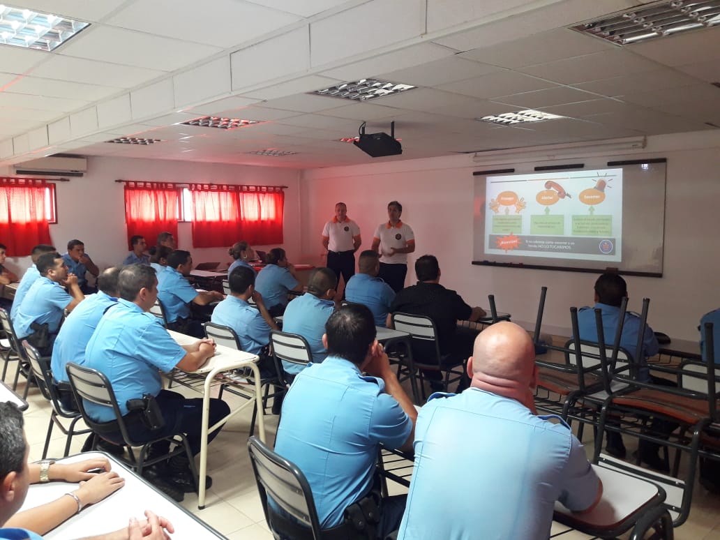Bomberos dictaron un  curso de capacitación para la Policía
