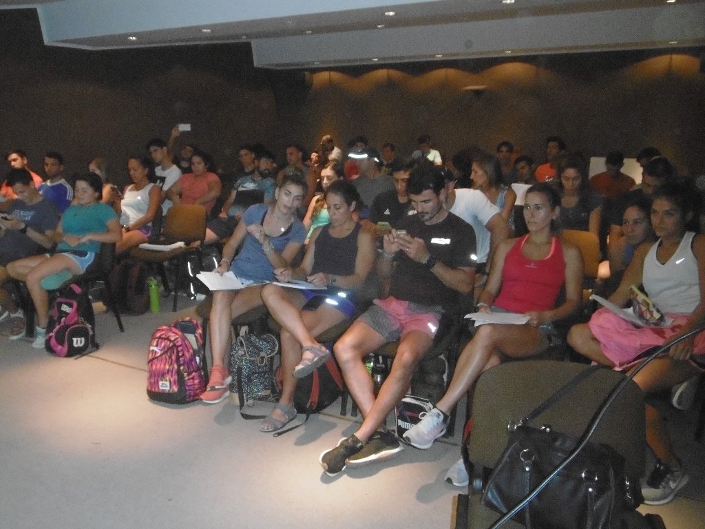 Cuarenta y ocho entrenadores de Educación Física de todo el país comenzaron un  curso de 10 días en Las Varillas