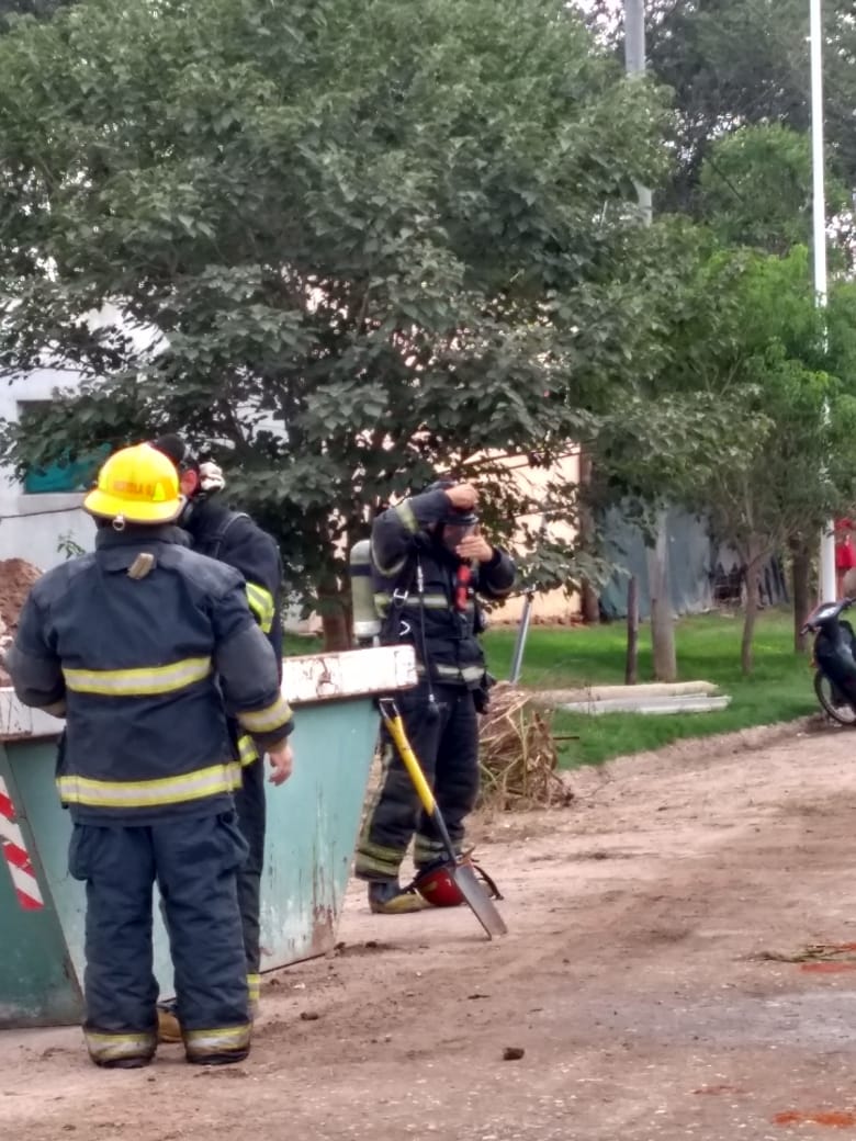 Escape de gas y trabajo para Bomberos