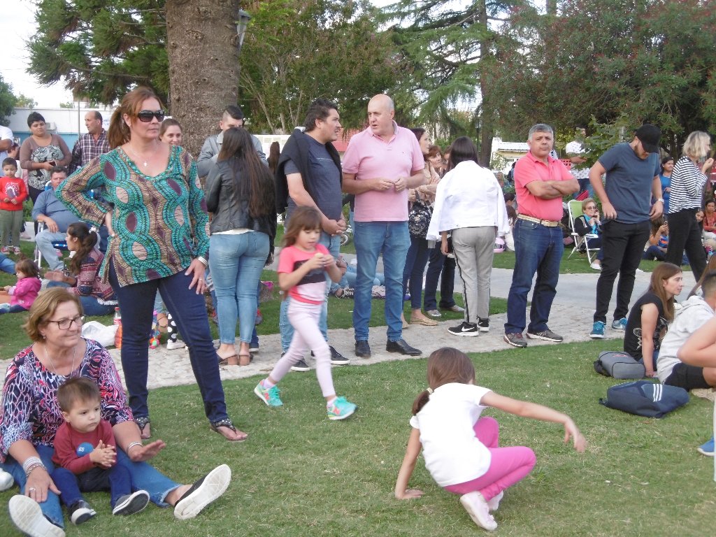 Mes de la Mujer: una multitud en Plaza Independencia (Imágenes)