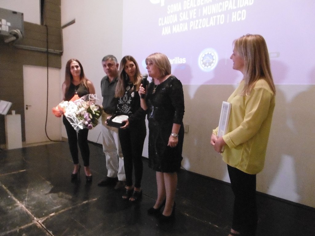 Reconocimiento a mujeres varillenses