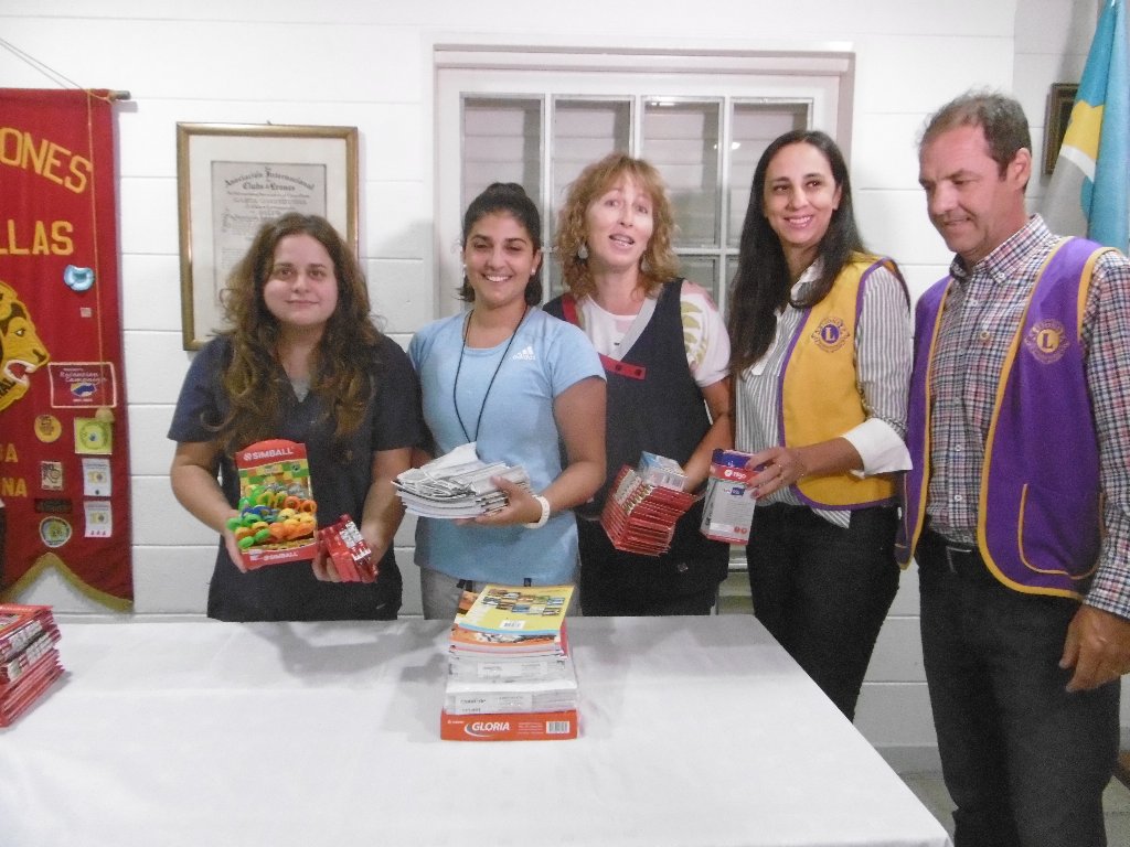 El Club de Leones entregó útiles escolares a escuelas primarias  de la ciudad