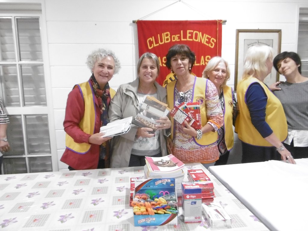 El Club de Leones entregó útiles escolares a escuelas primarias  de la ciudad