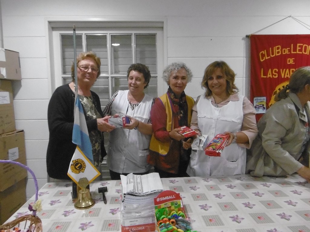 El Club de Leones entregó útiles escolares a escuelas primarias  de la ciudad
