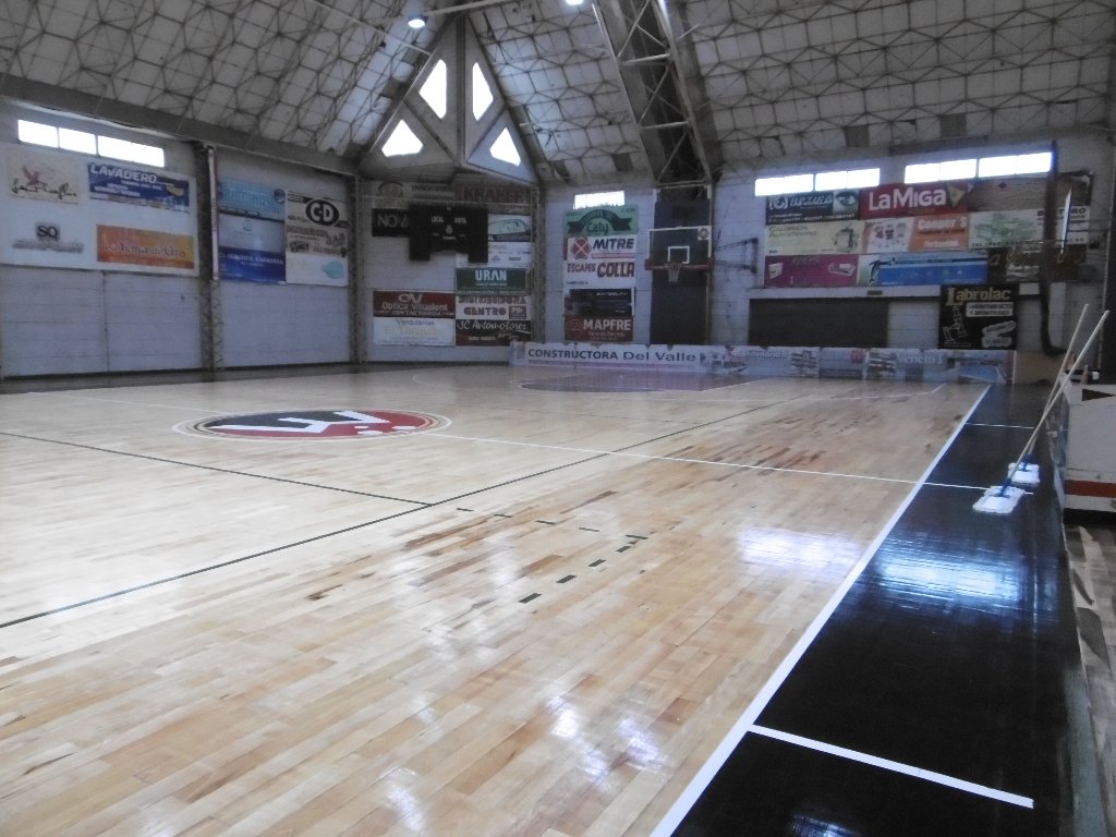 Presentaron nuevo piso flotante en el Polideportivo Almafuerte