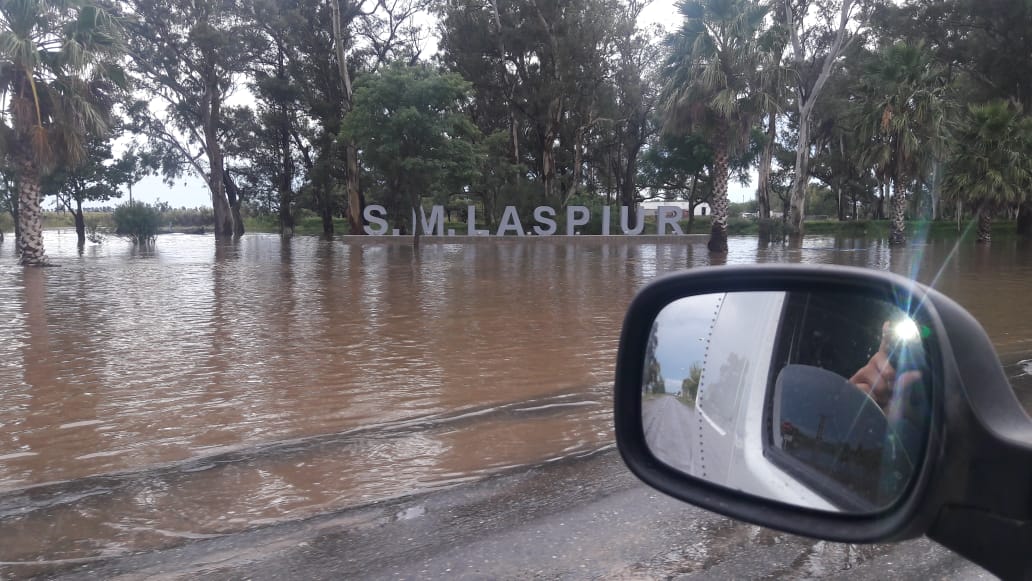 Las copiosas lluvias causaron cortes de ruta y  evacuados en localidades de la región. Las más afectadas El Arañado y Laspiur