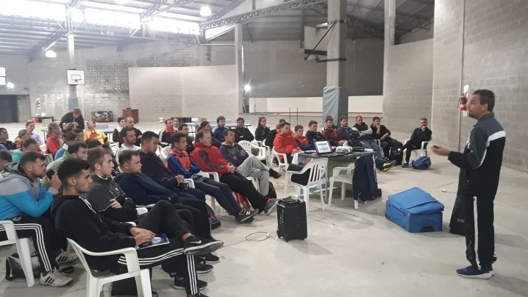 Dictaron capacitación para Tenis de Mesa