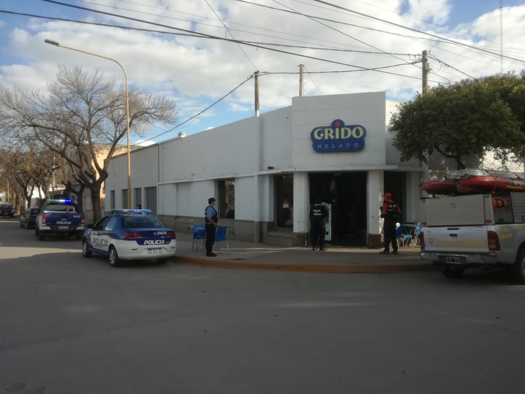 Allanamientos en Sacanta, imputados y secuestro de presuntas sustancias prohibidas