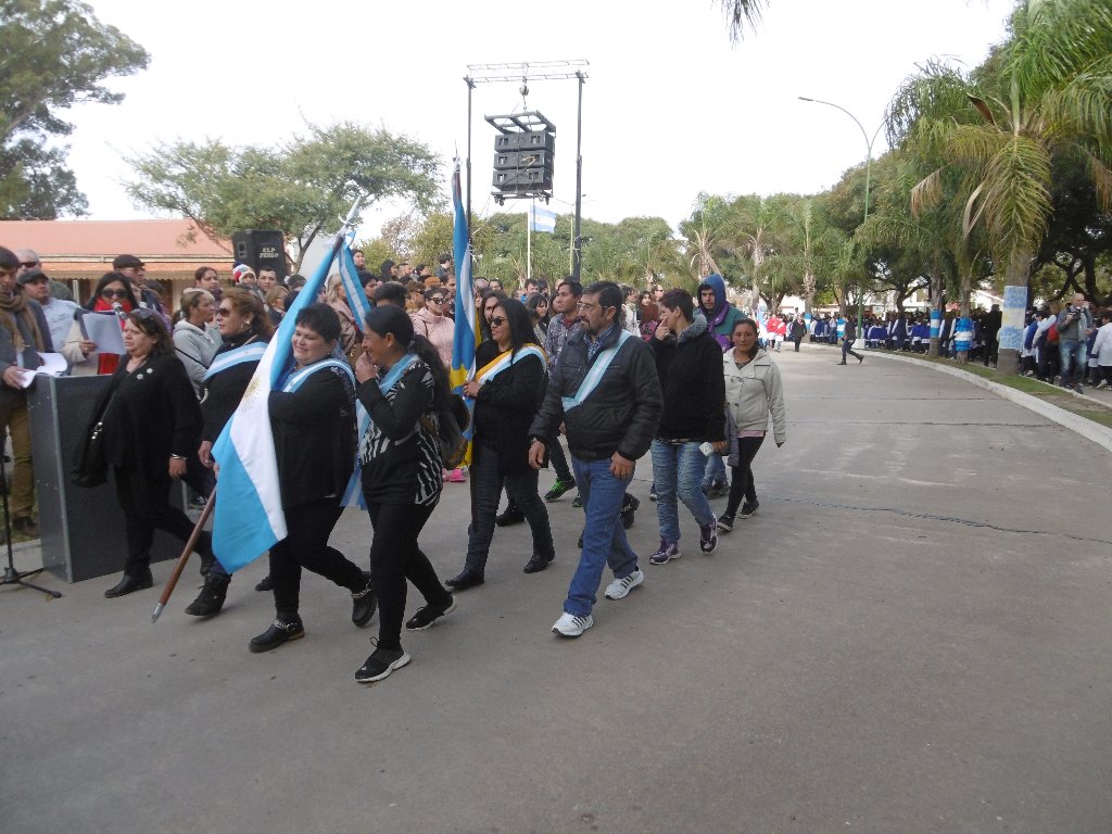 Gran desfile del Día de la Bandera en el Centro Cívico