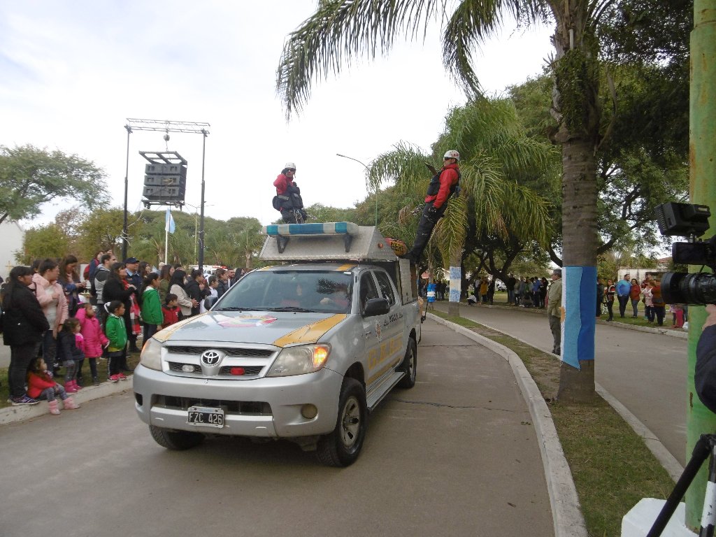 Gran desfile del Día de la Bandera en el Centro Cívico