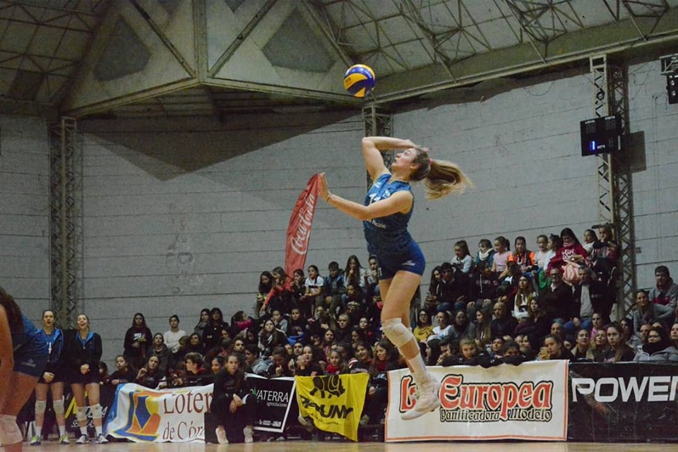 En un gran espectáculo deportivo, la Selección femenina Sub 20 de Argentina derrotó a su similar de Brasil (audios)