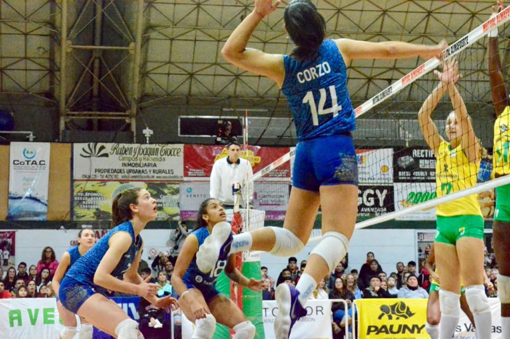 En un gran espectáculo deportivo, la Selección femenina Sub 20 de Argentina derrotó a su similar de Brasil (audios)