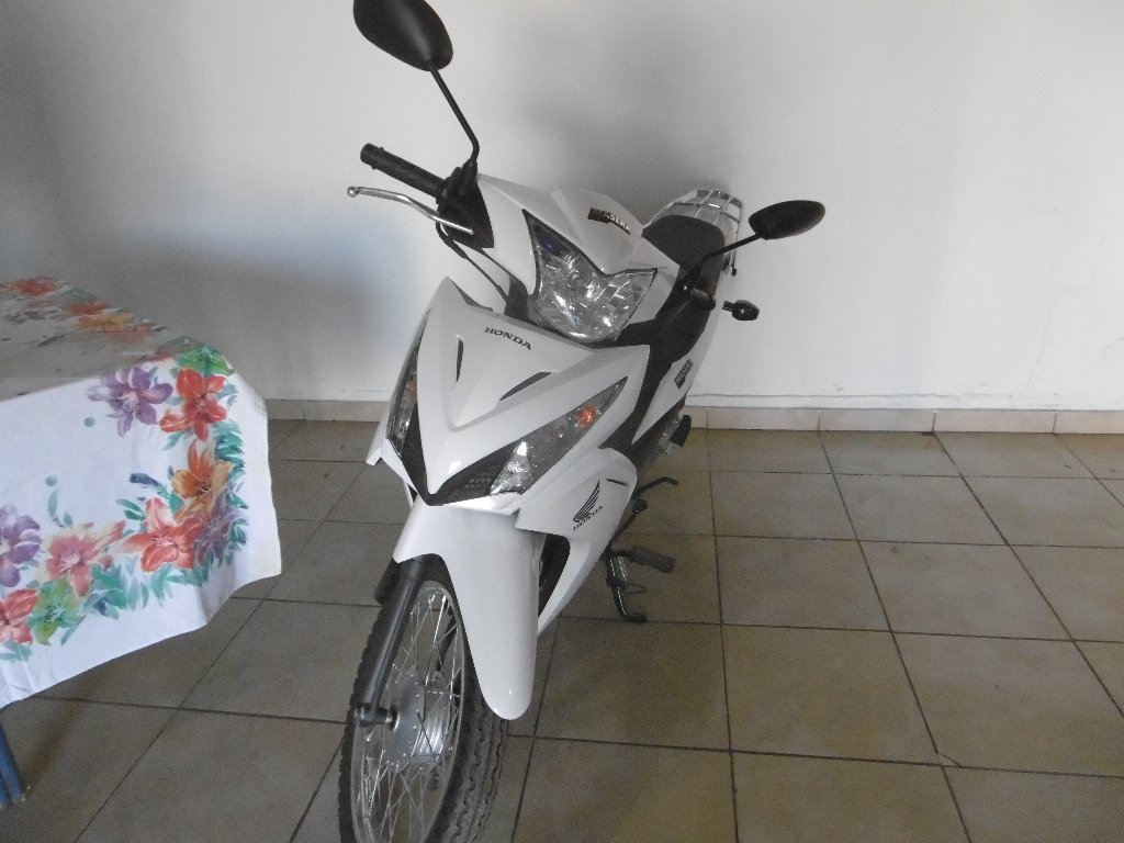Nano Dutto ganó la moto que sorteó el Club Bartolomé Mitre