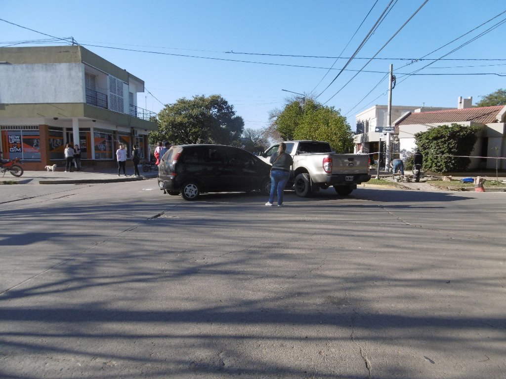 Choque en Chacabuco y Roque S. Peña. No hubo lesionados