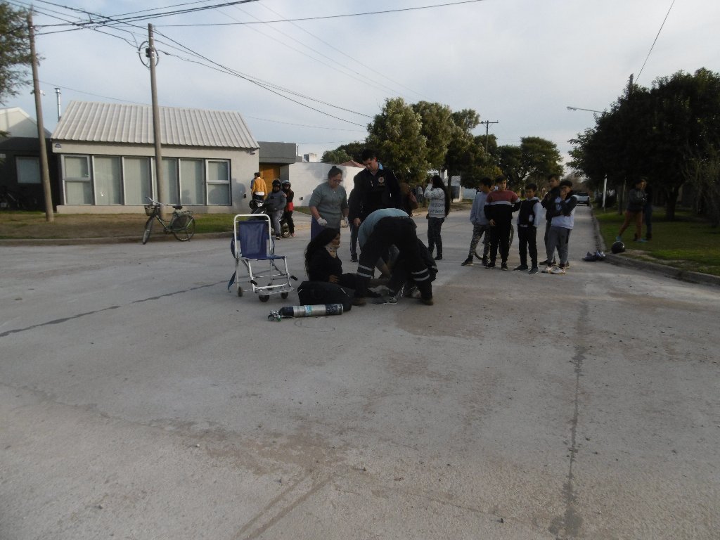 Choque en Cabrera y Santa Rosa. Dos lesionadas