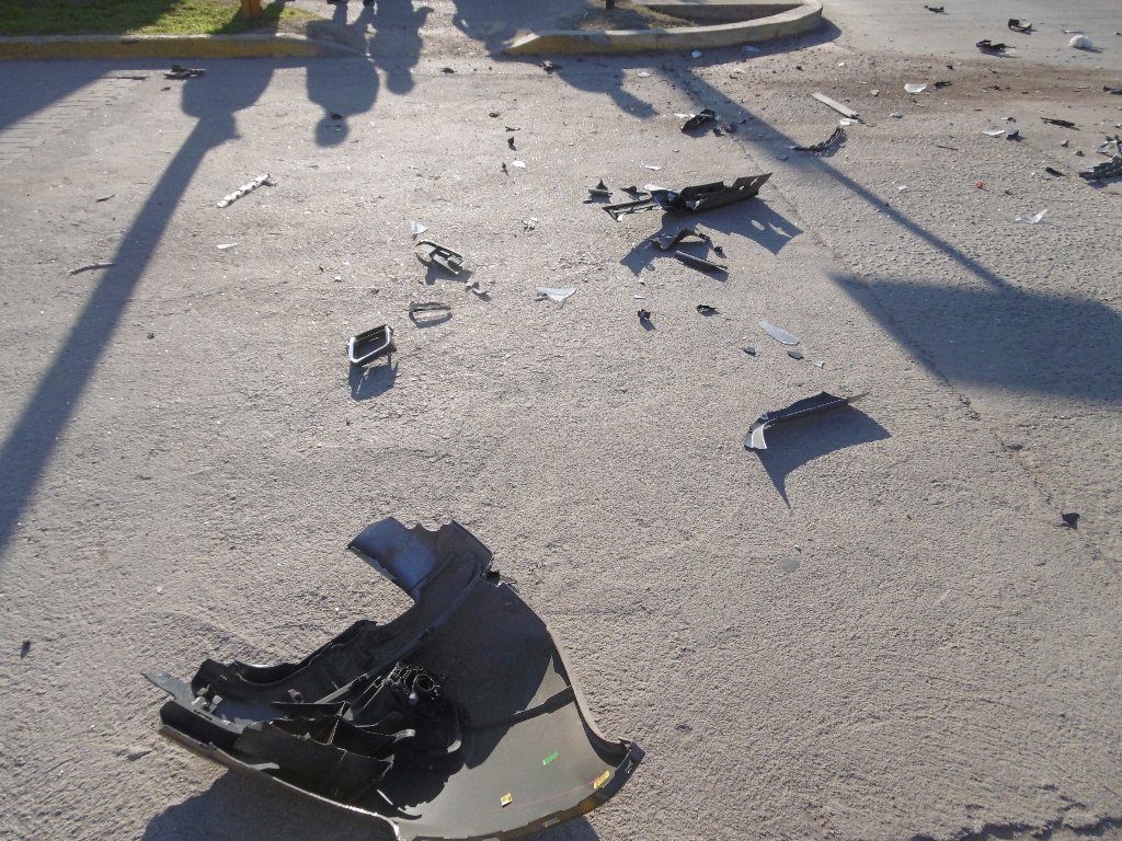 Fuerte choque en Av Centenario y Córdoba