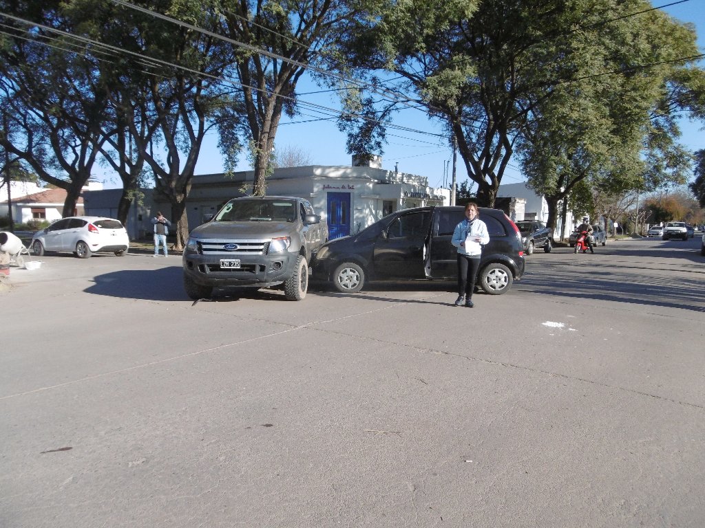 Choque en Chacabuco y Roque S. Peña. No hubo lesionados