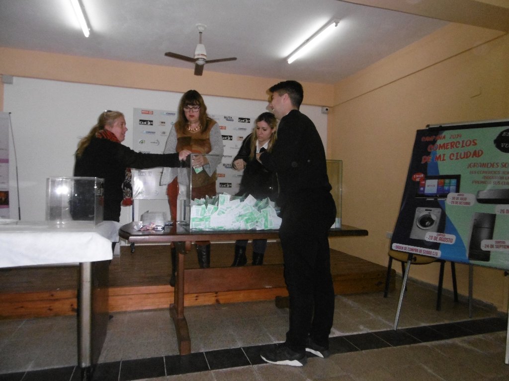 Mario Cassol ganó el primer premio del  Concurso  “Comercios de mi Ciudad”