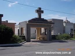 Nichos dañados en el Cementerio local