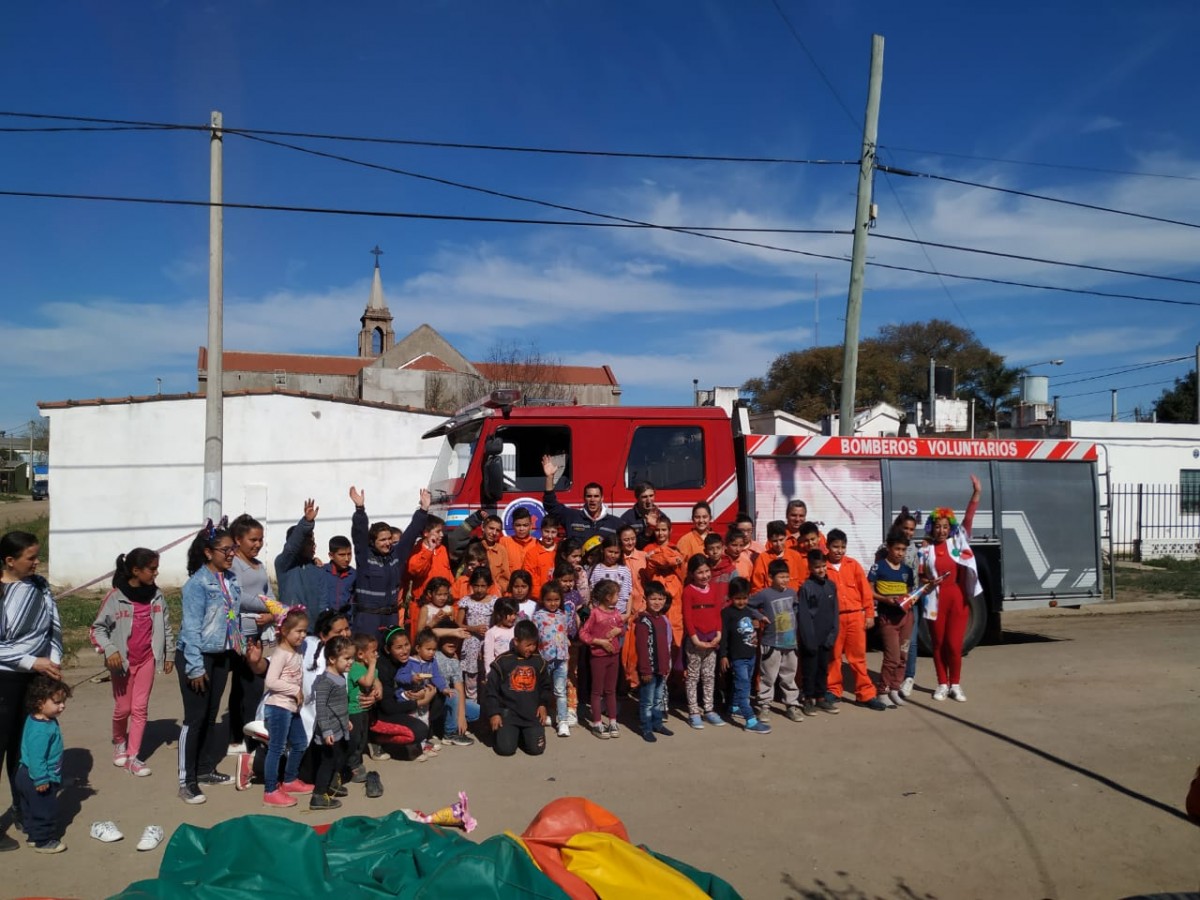 Bomberos Voluntarios estuvieron en merendero Abram