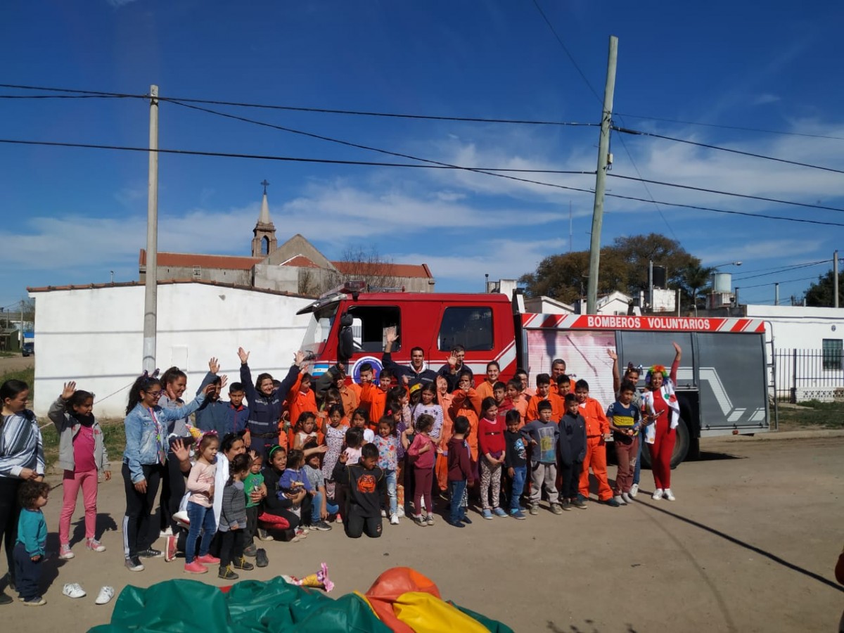Bomberos Voluntarios estuvieron en merendero Abram
