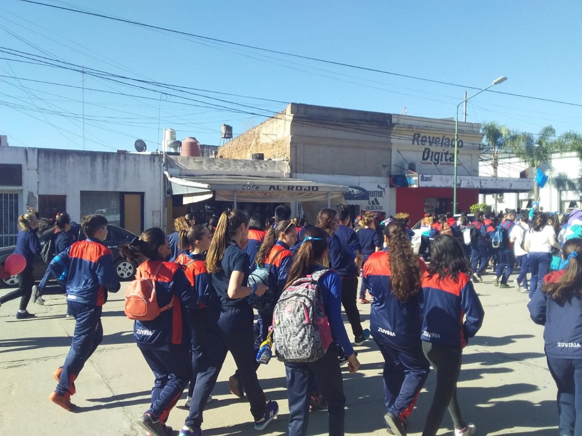 Maratón por el Día del Estudiante realizaron alumnos del Instituto Zuviría