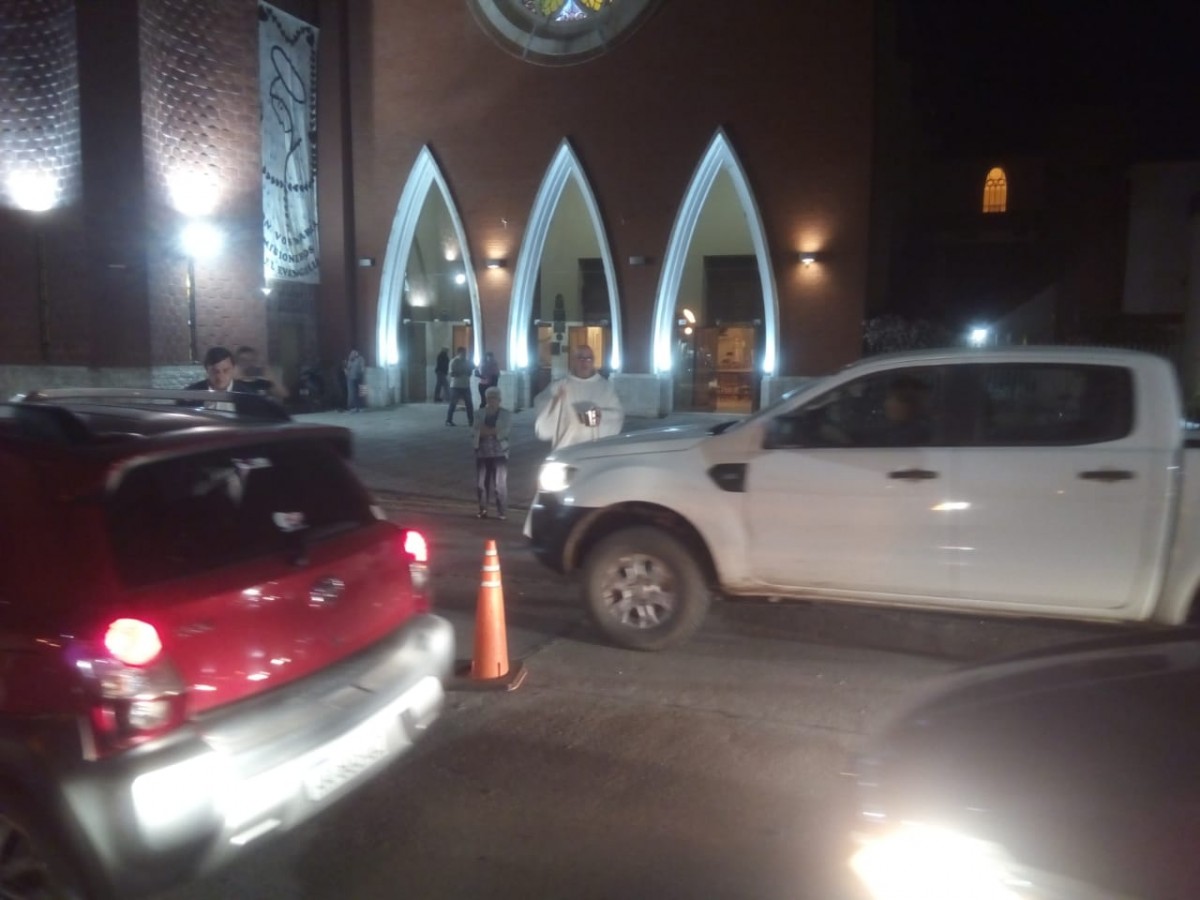 Se realizó la bendición de vehículos en la novena de las fiestas patronales (con face live y galería de fotos)