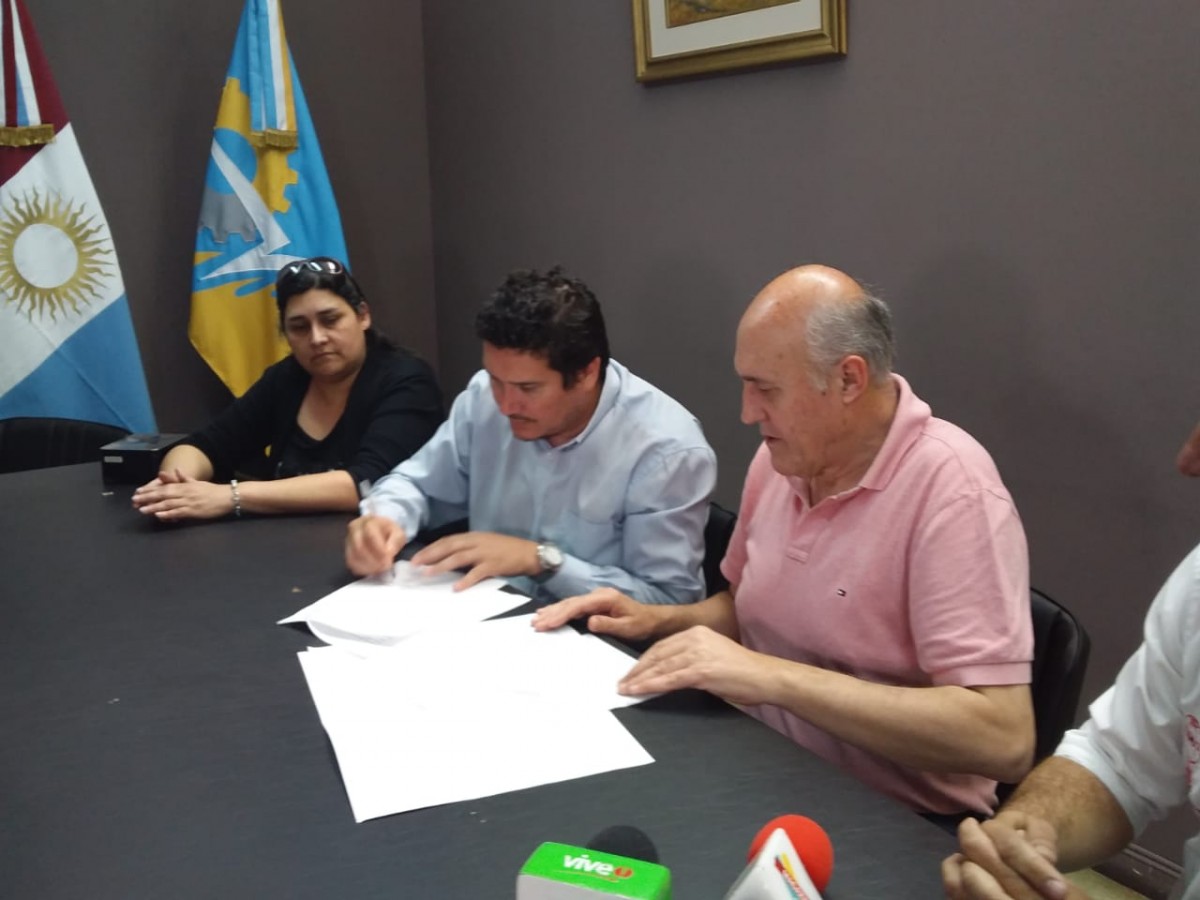 Convenio entre el Municipio y el Club Huracán