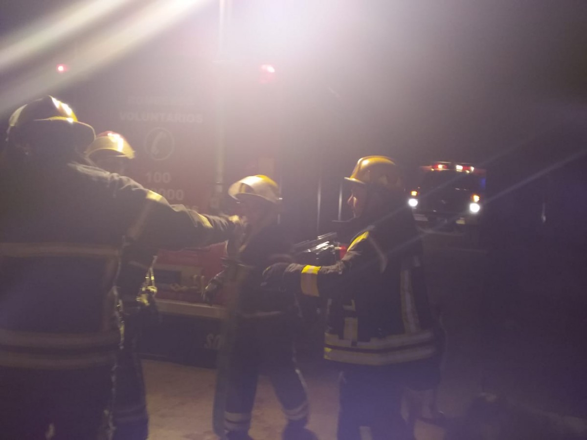 Accidente cerca del cementerio. Sólo chapa