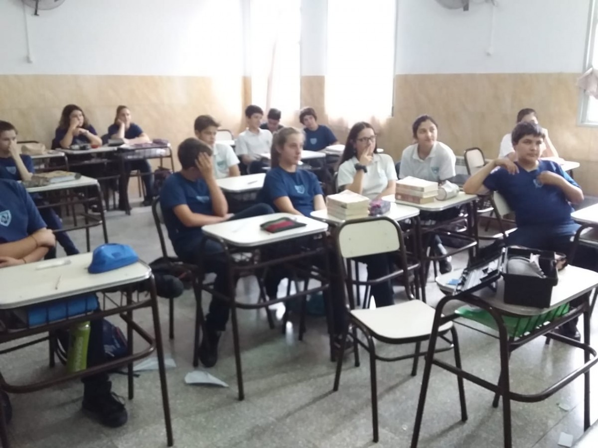 Charla sobre los efectos del  alto consumo de bebidas alcohólicas