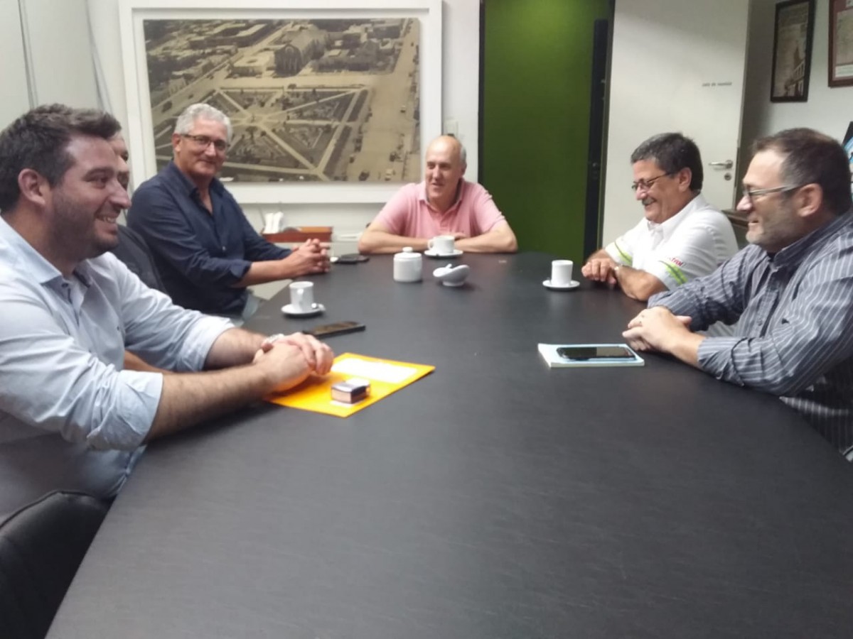 Reunión entre el Intendente y la Asociación de Bomberos para aclarar  cuestiones enojosas de la semana pasada