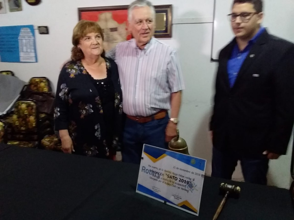 El Rotary  Club realizó un reconocimiento a Hugo Bertola