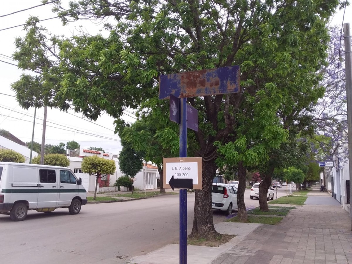 “Te espero en Urquiza y Herrumbre…”