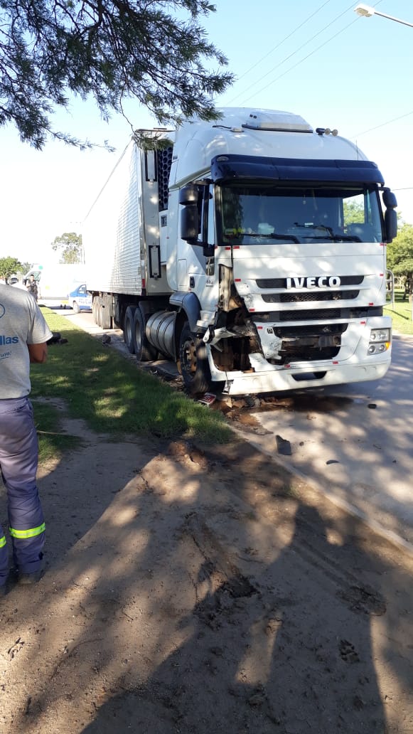 Hubo dos choques ayer, en uno se registró un herido con serias lesiones