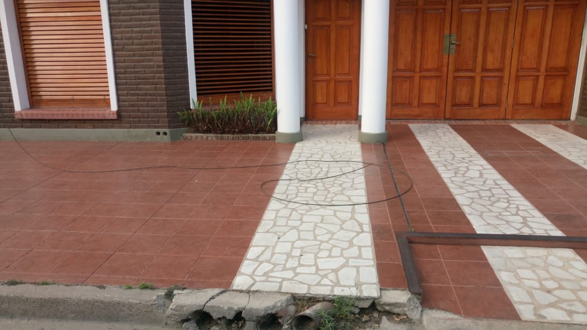 El corte de un cable de media tensión provocó un apagón en un sector de la ciudad