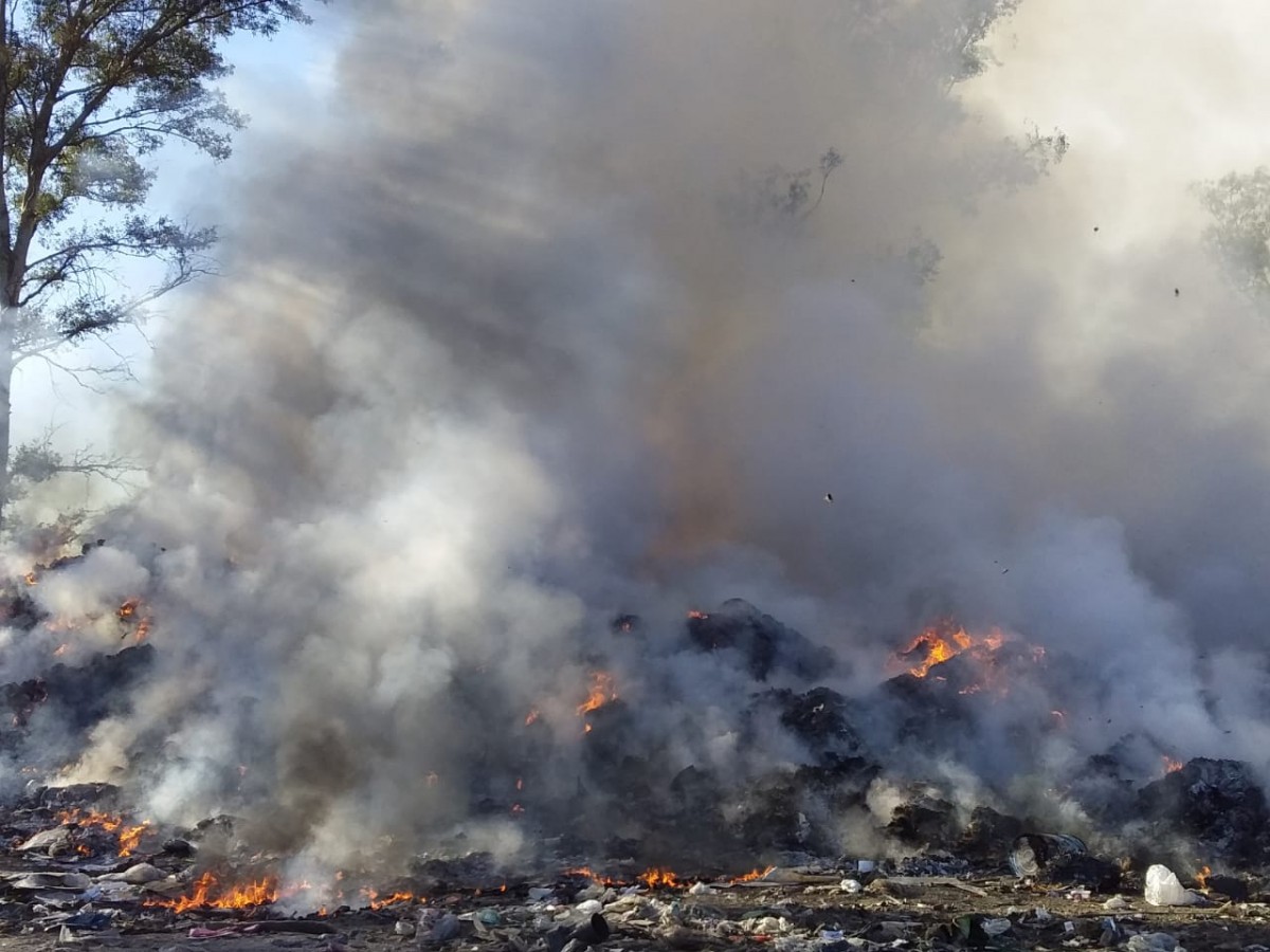 Arde el basural de Las Varillas…otra vez