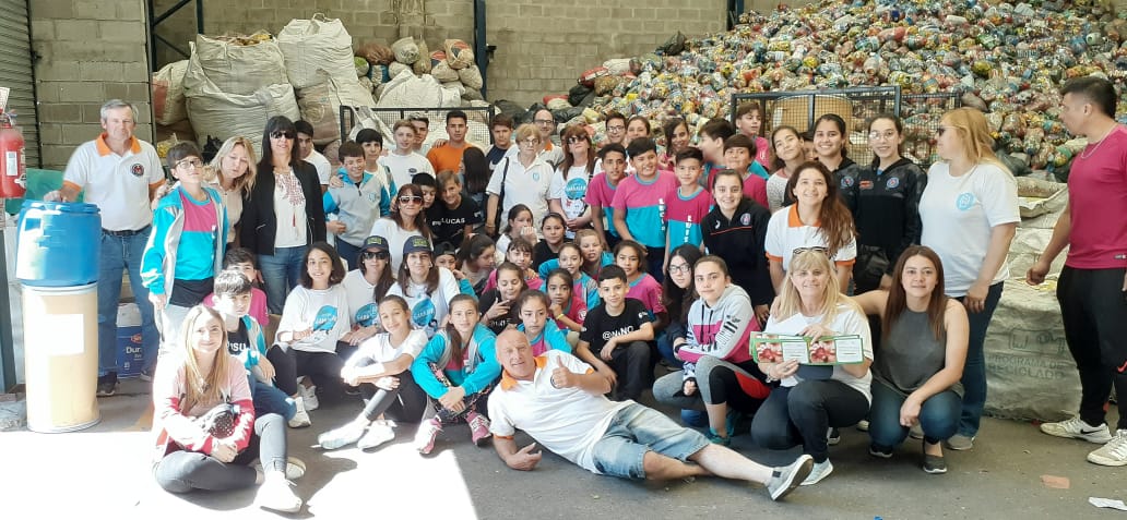 Integrantes de la escuela José María Paz viajaron a la Casa del Garrahan