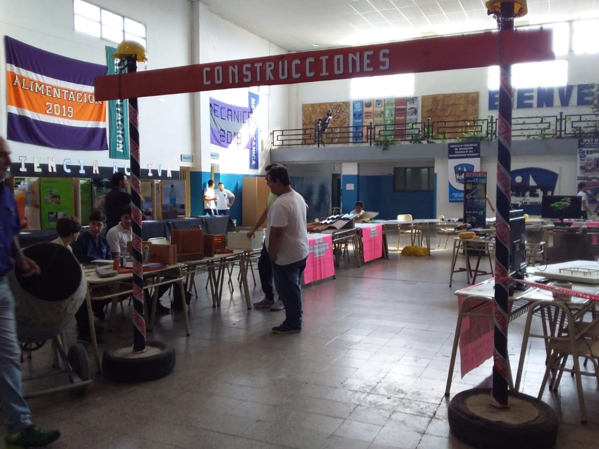 Jornada de Portones Abiertos en el IPET