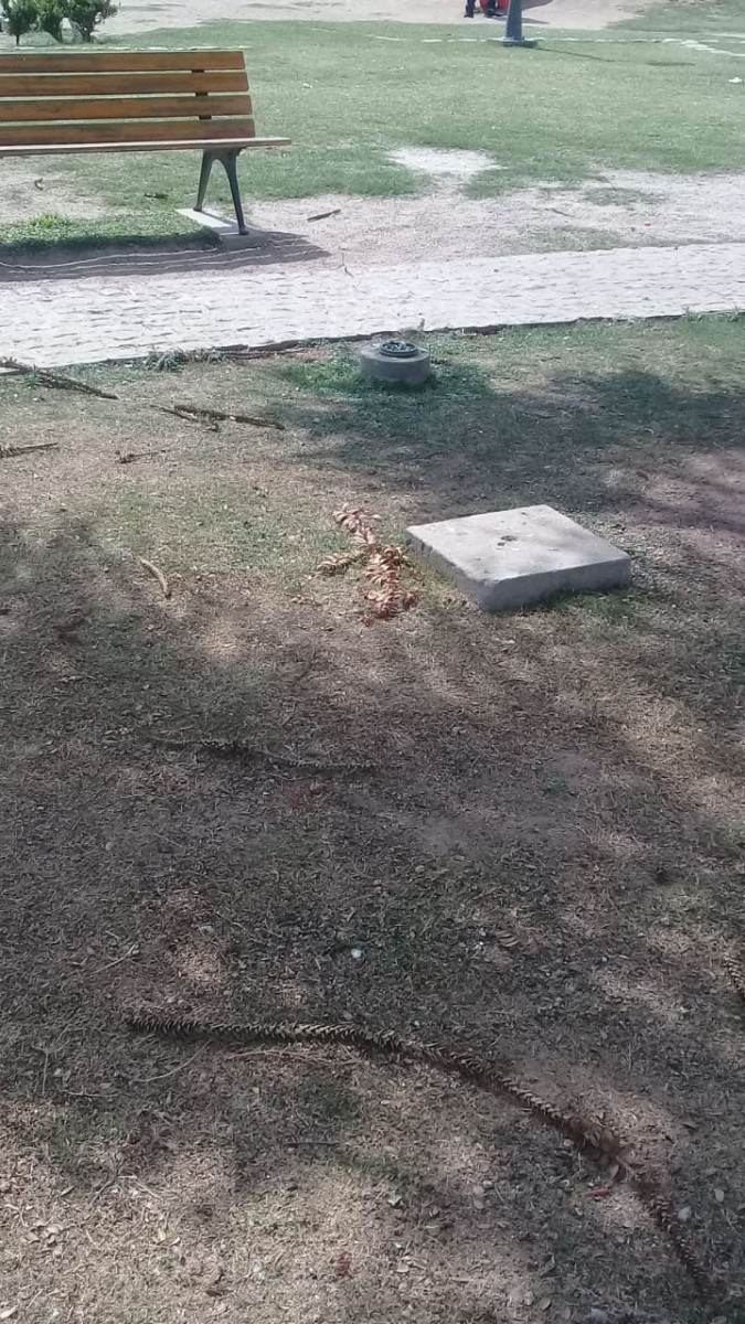 Plaza Independencia: tierra arrasada por  vándalos