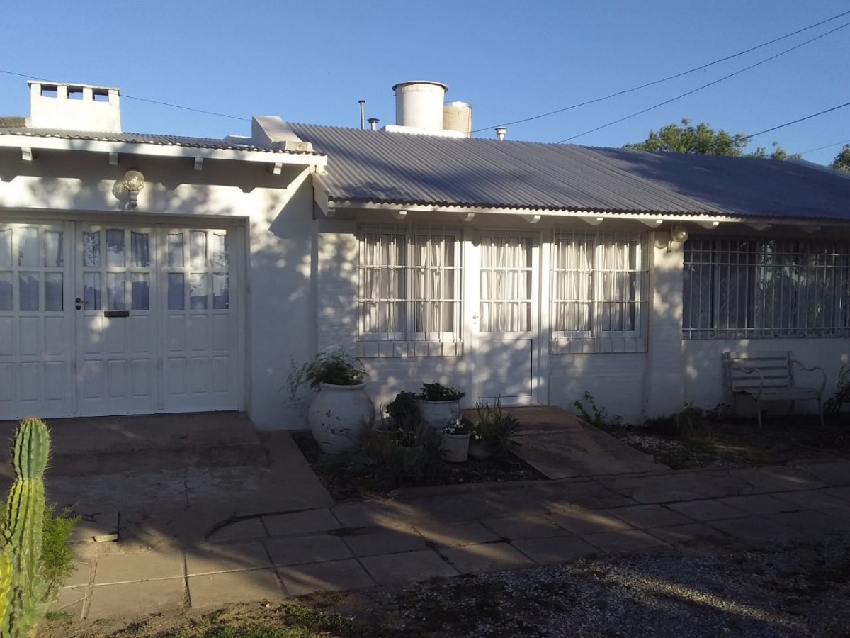 La casa blanca de Las Varillas, una postal única de la ciudad