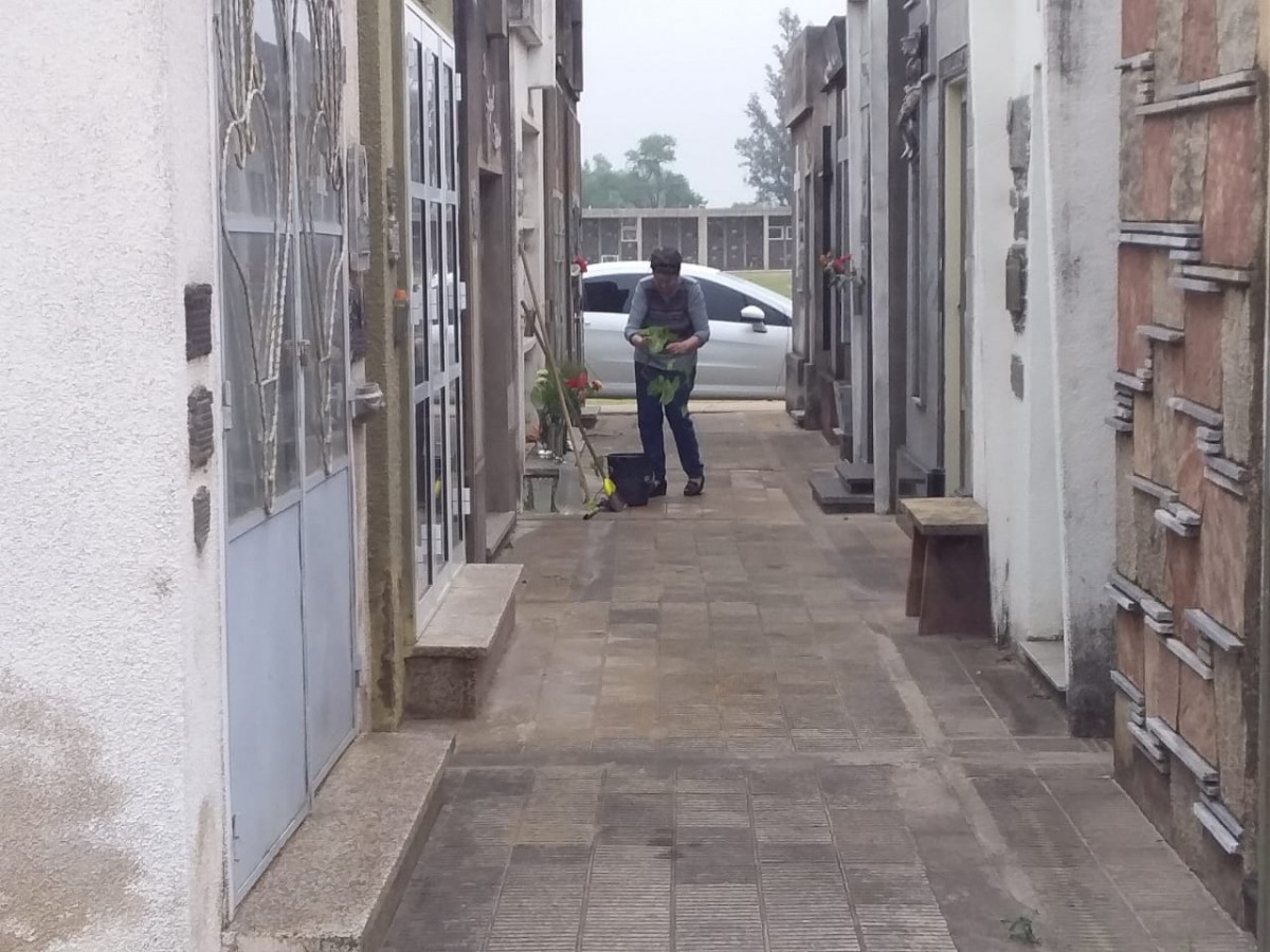 En el día de Los Santos los varillenses concurrieron al cementerio local