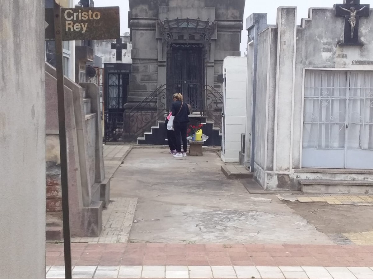 En el día de Los Santos los varillenses concurrieron al cementerio local