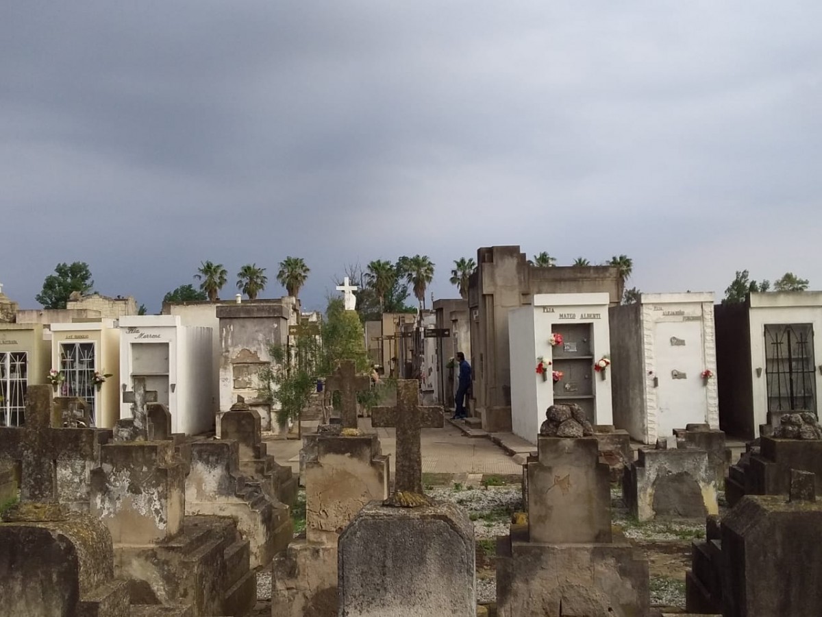 En el día de Los Santos los varillenses concurrieron al cementerio local