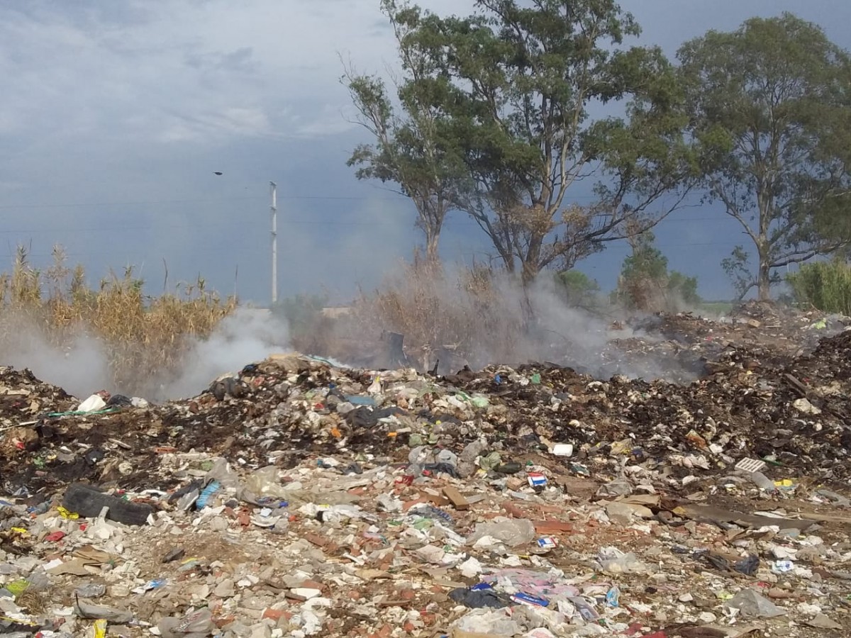 El humo del basural afecta a algunos barrios de la ciudad