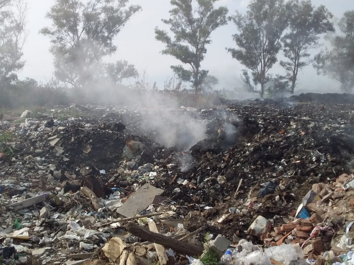 El humo del basural afecta a algunos barrios de la ciudad