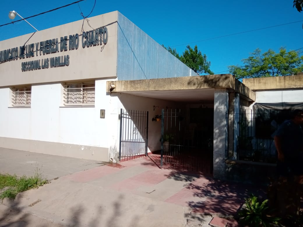 El drama que padecen dos chicos autistas por la realización de fiestas en un salón gremial de calle La Pampa
