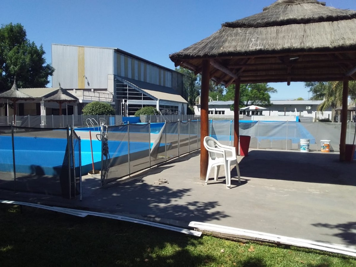 Apertura de temporada de pileta del Club Almafuerte