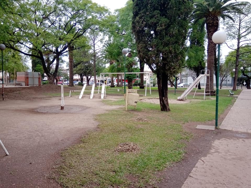 Hasta que se rediseñe, abrieron al público lo que queda de la Plaza San Martín