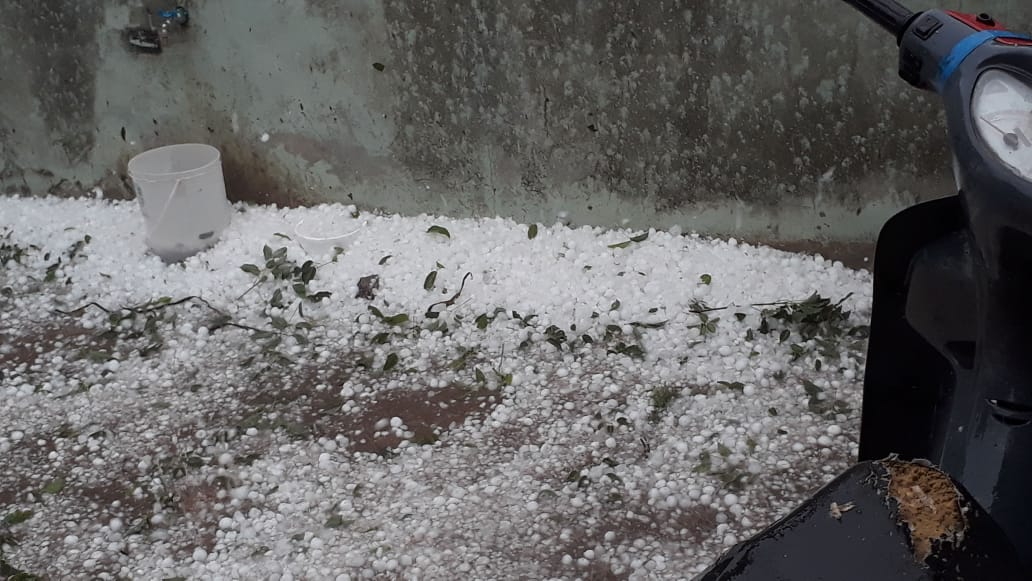 Intensa caída de granizo en Sacanta